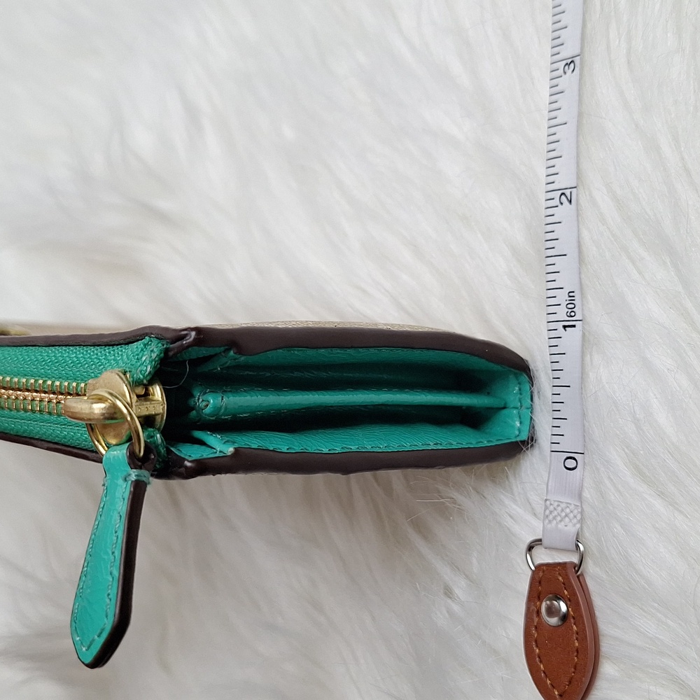 COACH Light Khaki and Jade Signature C Design Zipper Wallet NWT - Picture 7 of 7